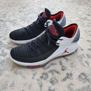 - Nike Air Jordan XXXII Low -